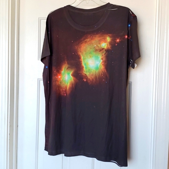 🌺3 For $10 NWOT Green Flare Galaxy Tee - Picture 4 of 5